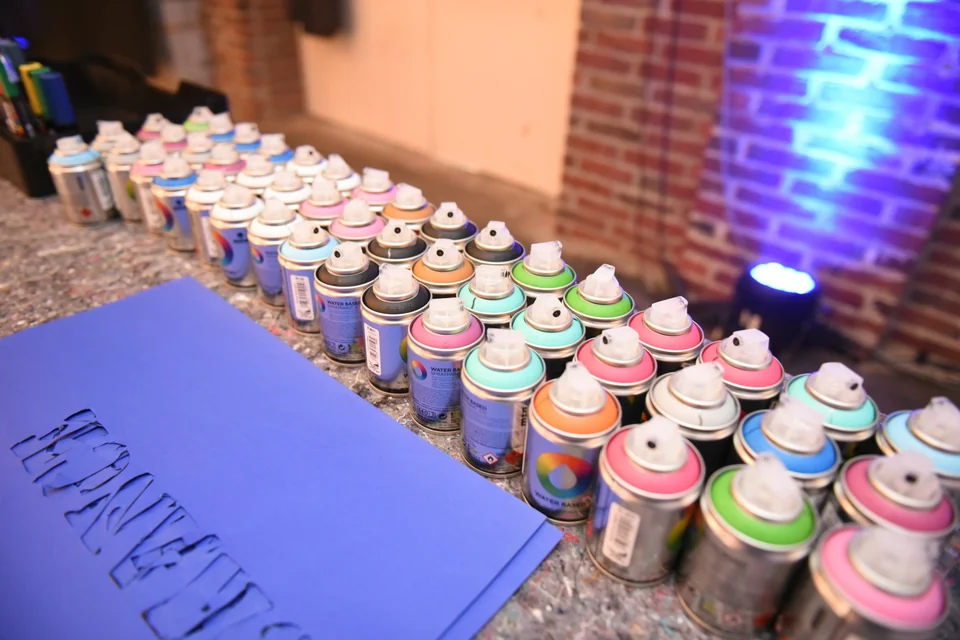 Lead N’Colour: farbige Spraydosen als Werkzeug des gemeinsamen Gestaltungsprozesses