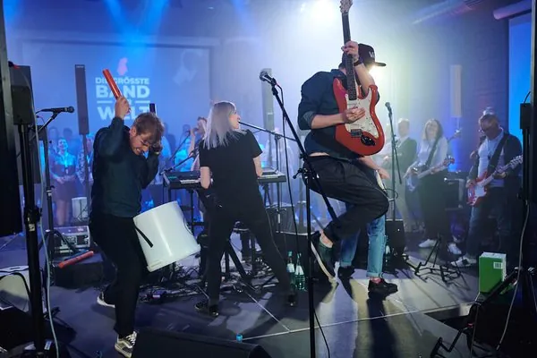 Leadership Offsite-Meeting Flughafen DUS mit Liveband – Lead N’Beat und Lead N’Move